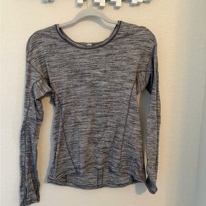lululemon athletica Heathered Gray Long Sleeve Top